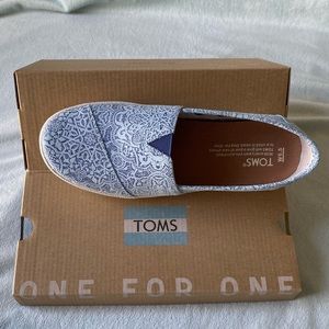 TOMS Avalon Blue Tile Suede - New with box